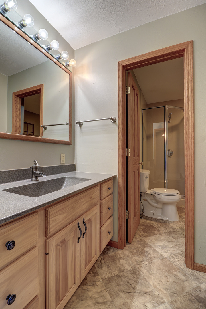 681 West Deer Creek Road Clinton, IA 52732 - Photo 15 of 51