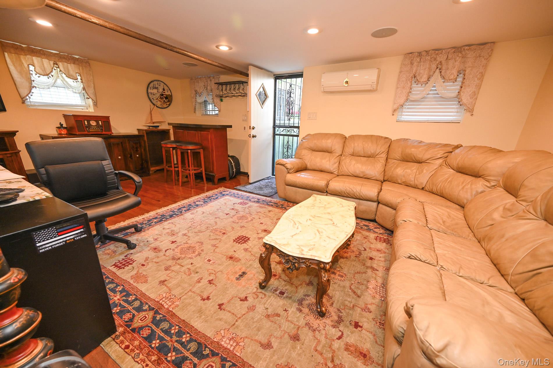 7601 58th Road Queens, NY 11379 - Photo 11 of 26 Gallery Image 11