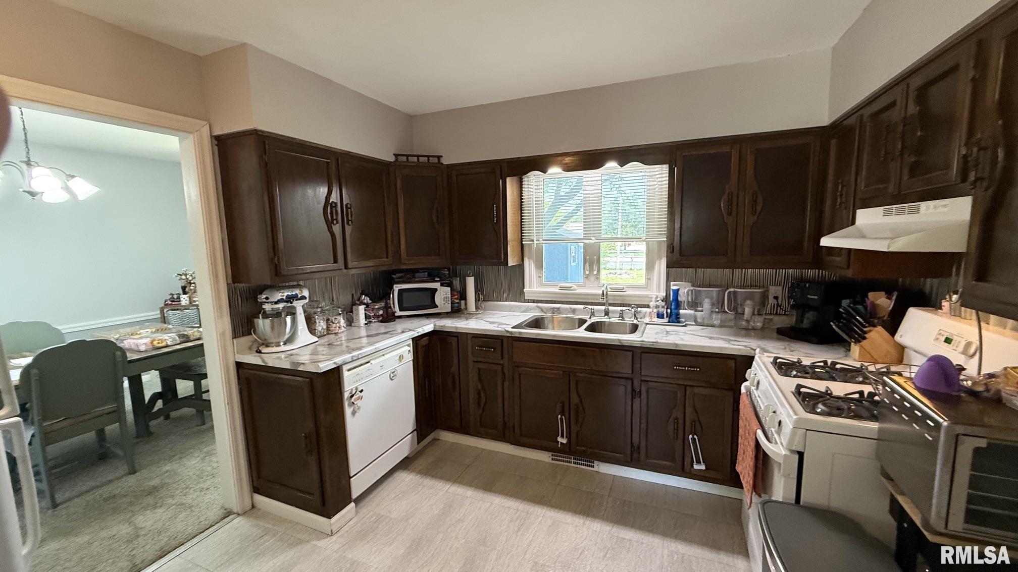 69 Nottingham Road Springfield, IL 62704 - Photo 15 of 32