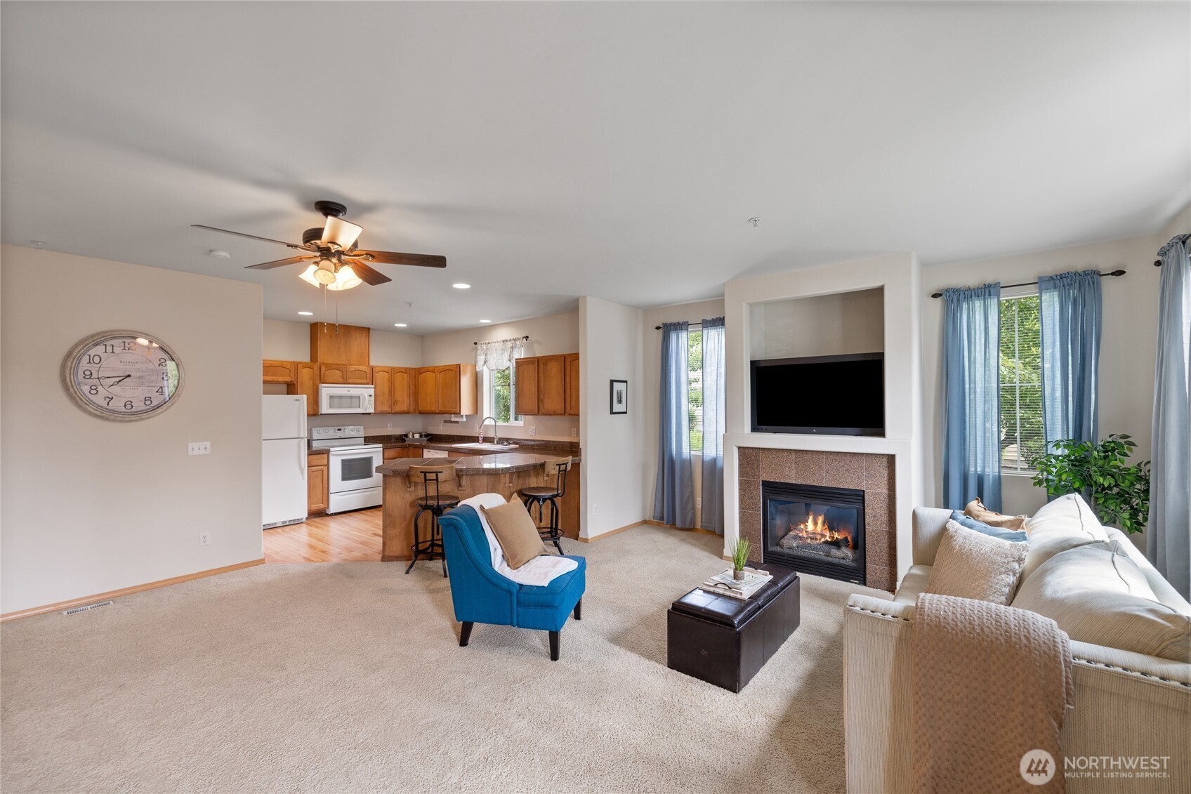 2420 Simmons Street, Unit B DuPont, WA 98327 - Photo 5 of 38