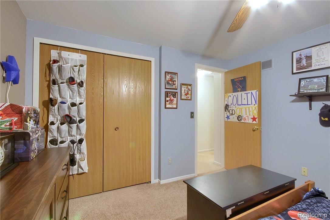 24683 Pheasant Run Road Flat Rock, MI 48134 - Photo 20 of 30 20-2nd Bedroom 2nd View.jpg