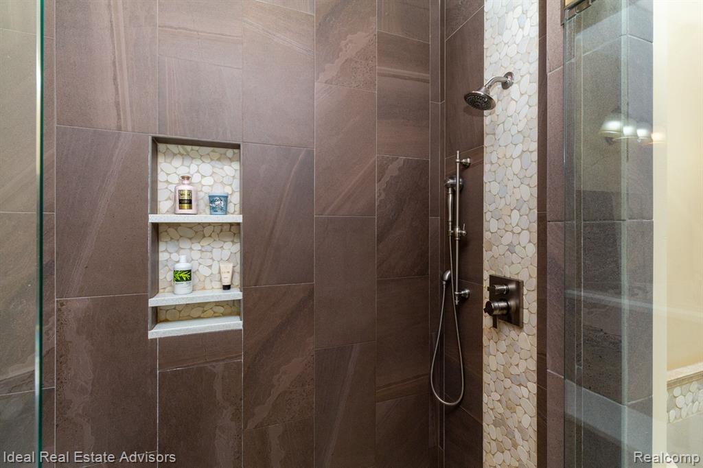 52679 Shelby Road Utica, MI 48316 - Photo 23 of 64 Gallery Image 23