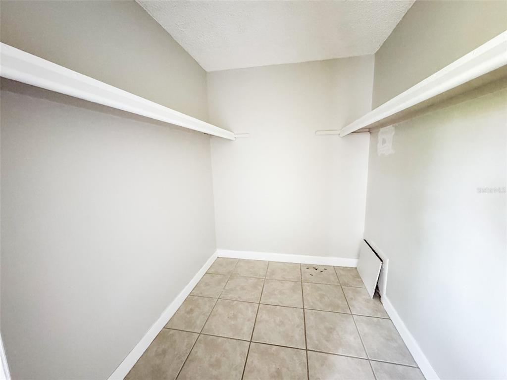 2732C Hidden Lake Boulevard, Unit D Sarasota, FL 34237 - Photo 9 of 19 a view of an empty room