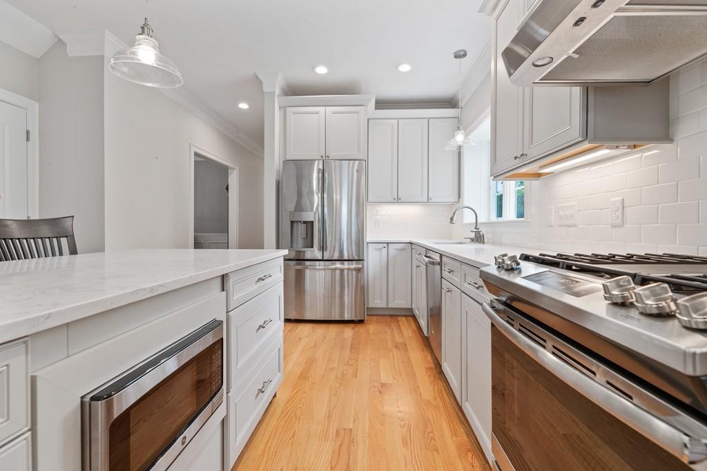 240 Clapp Road Scituate, MA 02066 - Photo 8 of 37