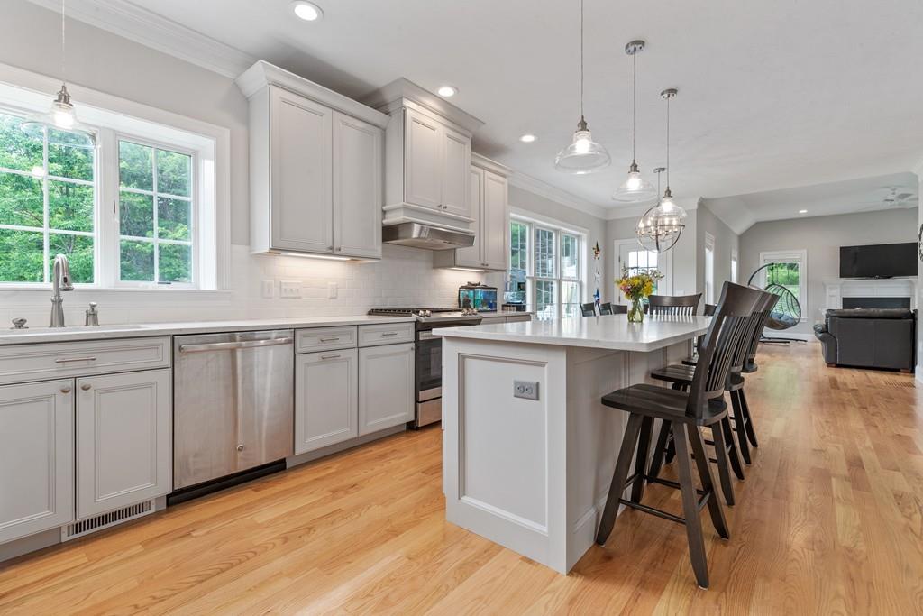 240 Clapp Road Scituate, MA 02066 - Photo 9 of 37