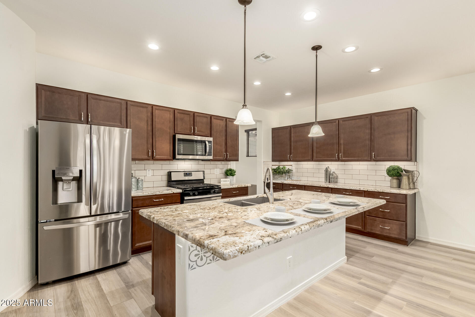 5660 South Colt Mesa, AZ 85212 - Photo 10 of 34 Spacious Kitchen with Breakfast Bar
