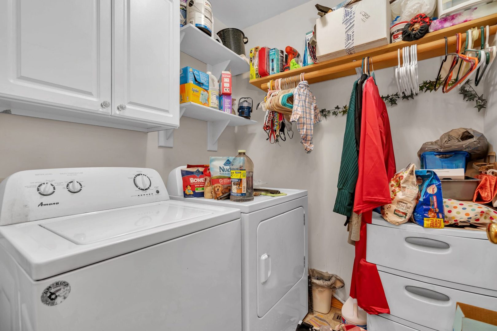 308 San Carlos Road Minooka, IL 60447 - Photo 15 of 25 a utility room with dryer and washer