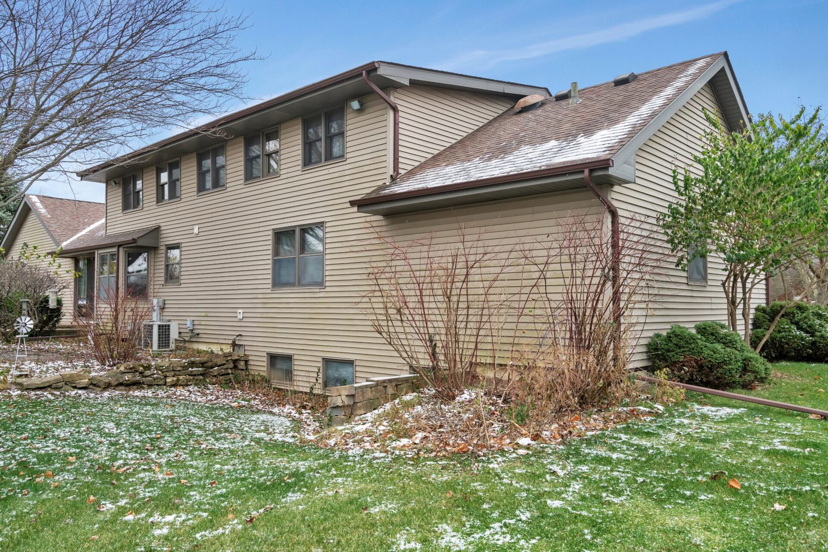 308 San Carlos Road Minooka, IL 60447 - Photo 25 of 25 a front view of a house with garden