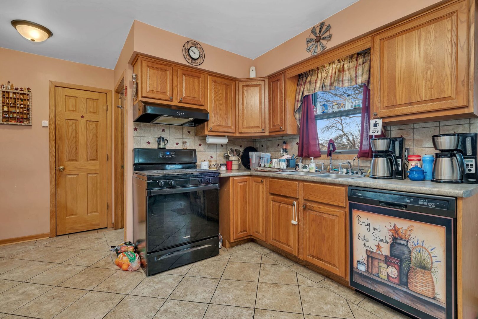 308 San Carlos Road Minooka, IL 60447 - Photo 5 of 25 a kitchen with stainless steel appliances granite countertop a refrigerator and a stove top oven