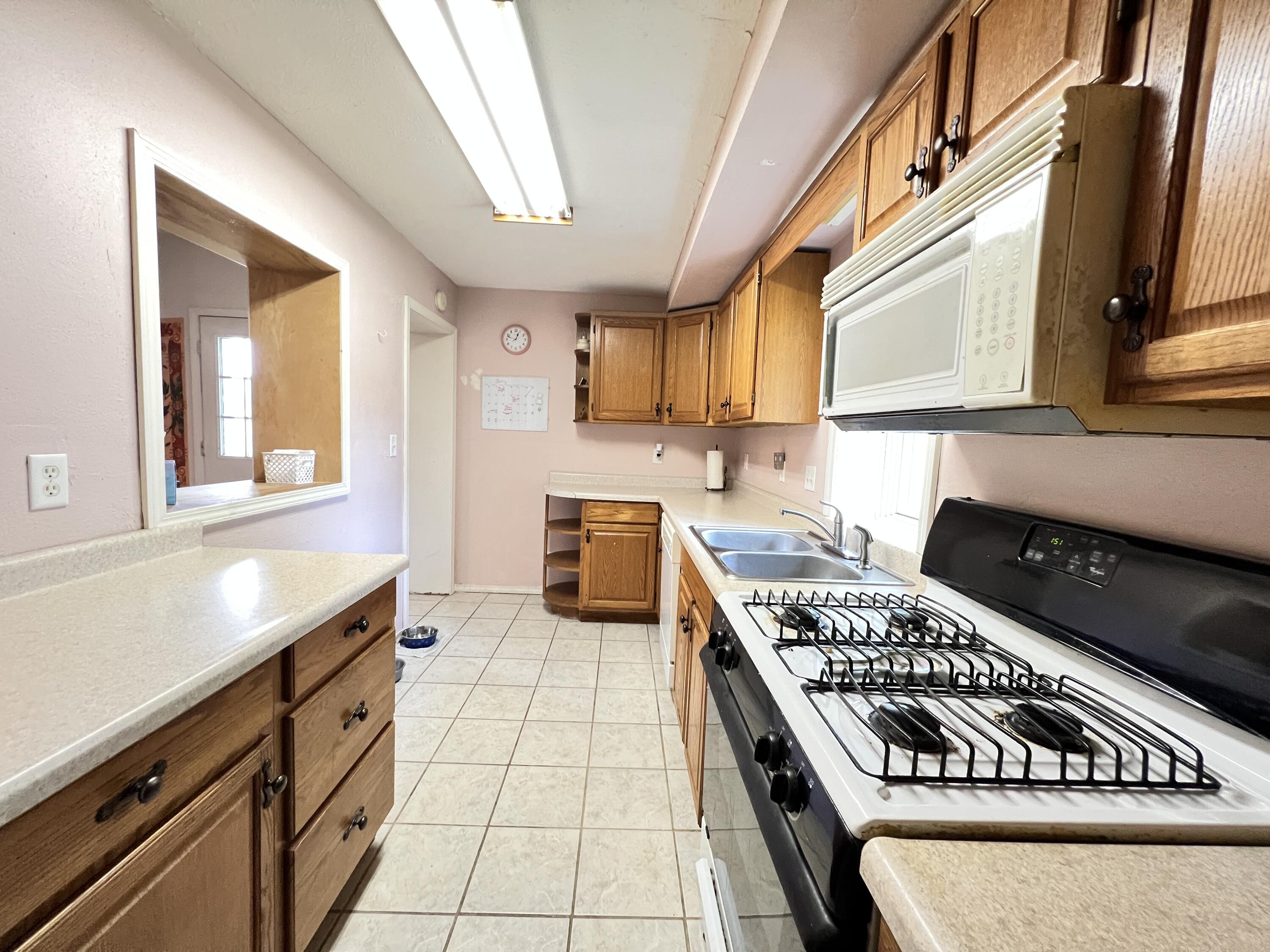 1187 Leet Road Niles, MI 49120 - Photo 13 of 29 Kitchen