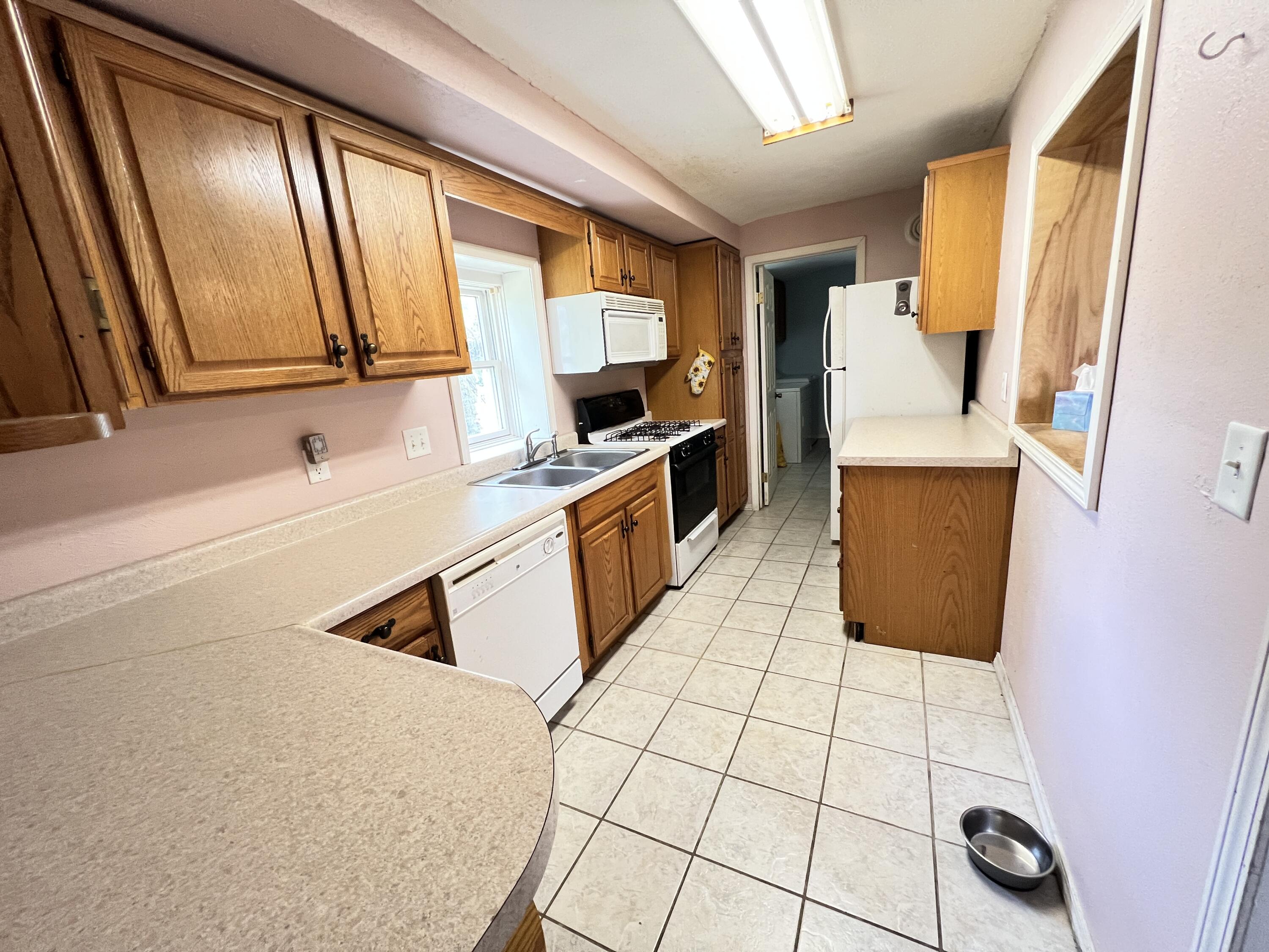 1187 Leet Road Niles, MI 49120 - Photo 14 of 29 Kitchn