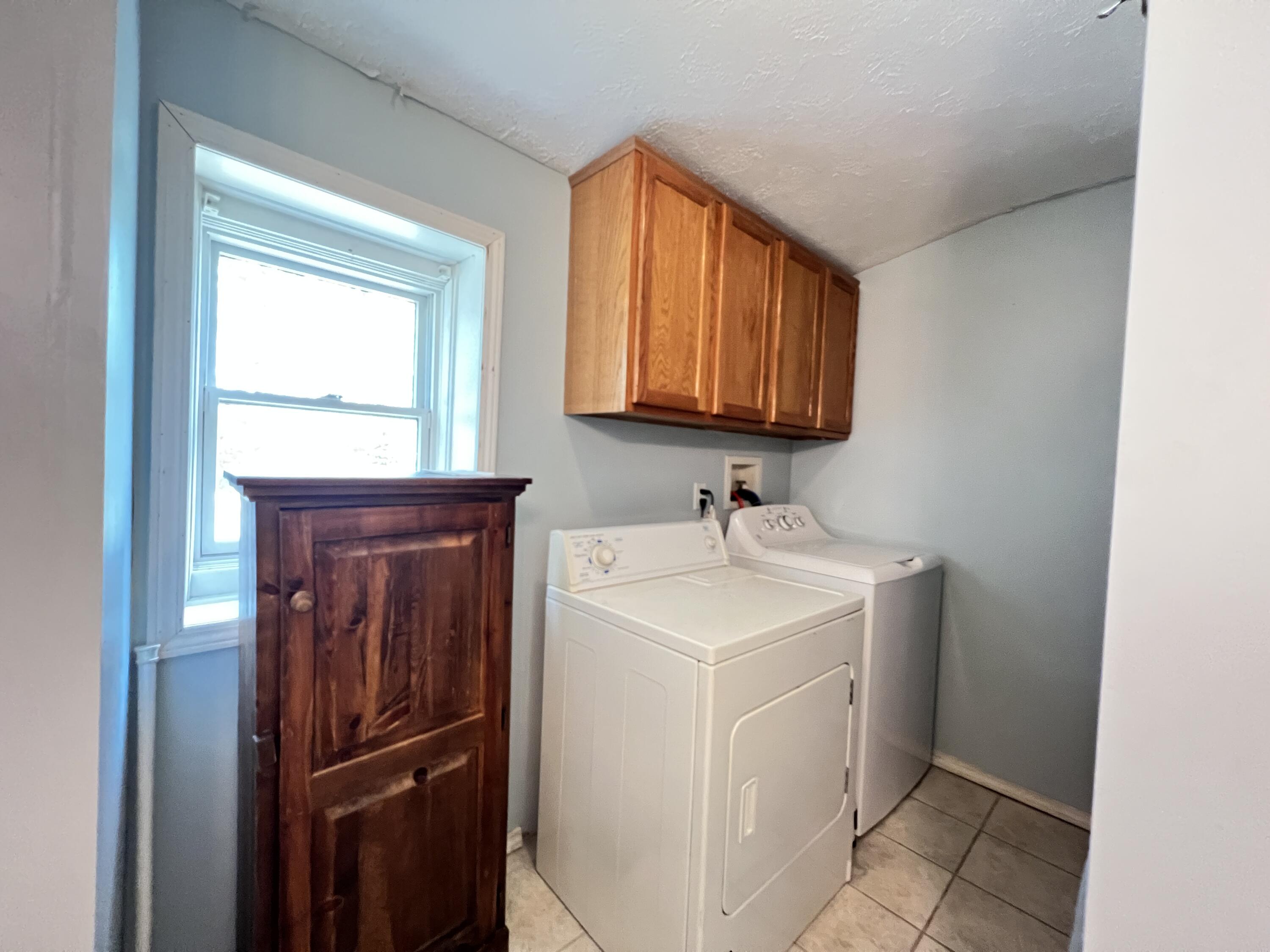 1187 Leet Road Niles, MI 49120 - Photo 25 of 29 Laundry