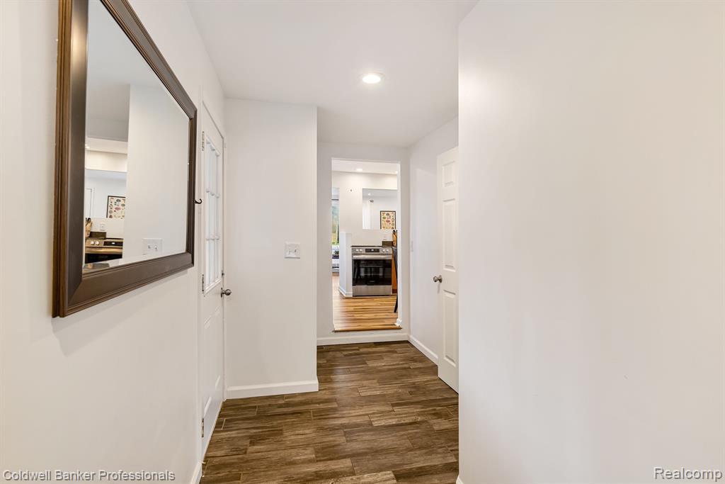 2485 Jones Road Waterford, MI 48327 - Photo 16 of 29