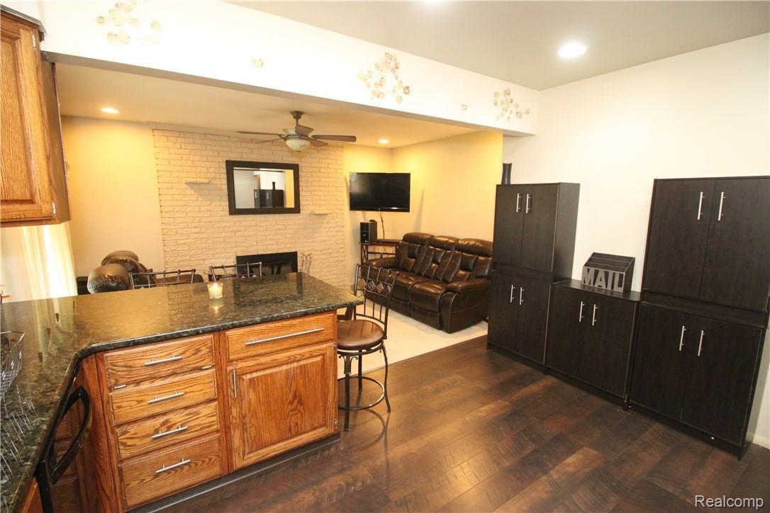 25354 Rubin Road Warren, MI 48089 - Photo 18 of 34 IMG_1405.JPG