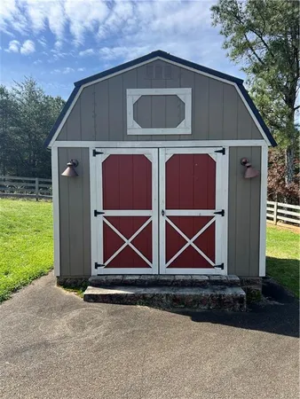 $1,445,000 | 15 Lauren Lane, Rydal, GA 30171