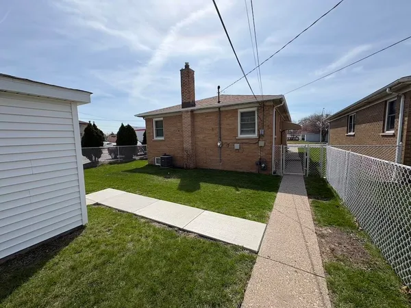 $244,900 | 1915 169th Street, Hammond, IN 46324