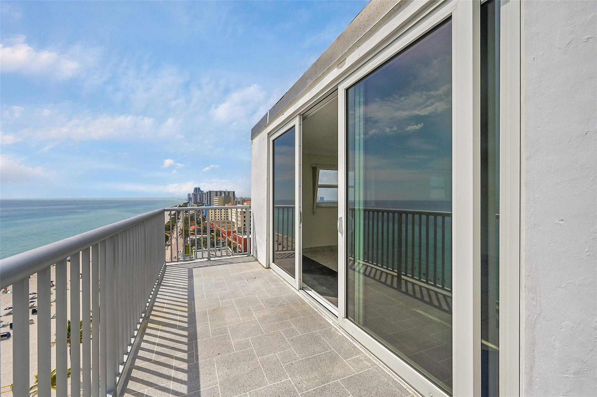 400 North Surf Road, Unit RGA Hollywood, FL 33019 - Photo 13 of 42 Photo 13