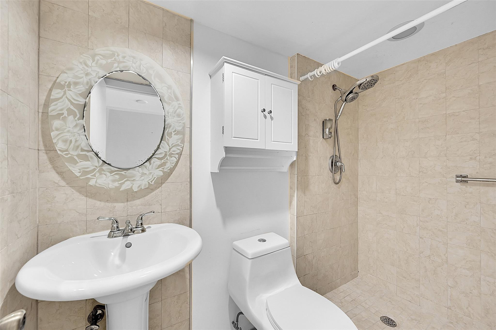 400 North Surf Road, Unit RGA Hollywood, FL 33019 - Photo 20 of 42 Photo 20