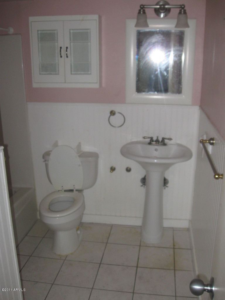 3637 West Greenway Road Phoenix, AZ 85053 - Photo 11 of 20 bath room one updated