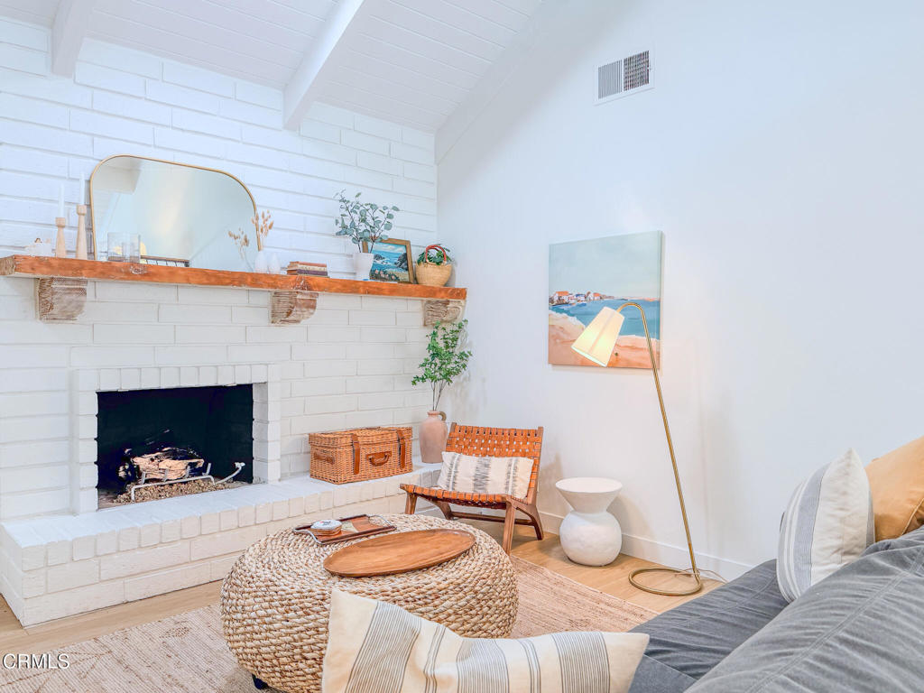 4954 Dolphin Way Oxnard, CA 93035 - Photo 5 of 40