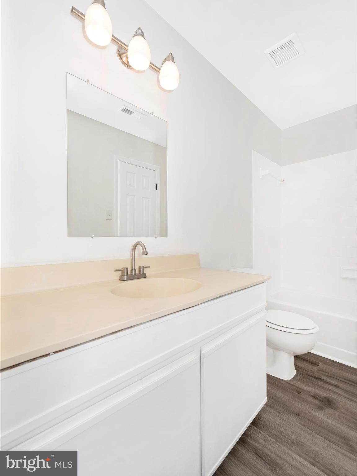 1401 Key Parkway, Unit 302 Frederick, MD 21702 - Photo 33 of 51 Bathroom