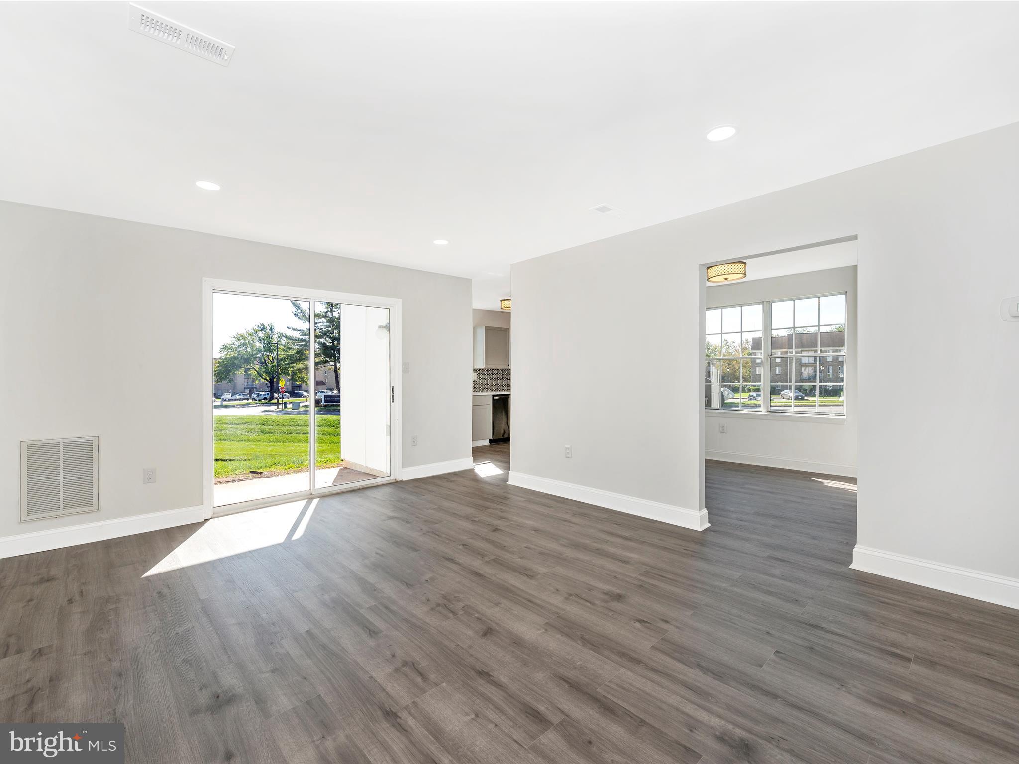 1401 Key Parkway, Unit 302 Frederick, MD 21702 - Photo 4 of 51 Living Room