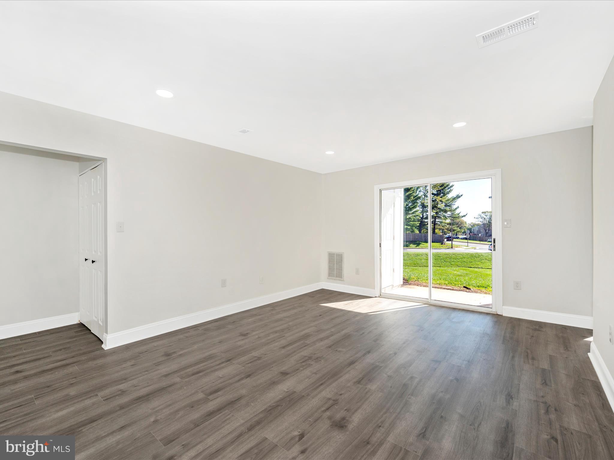 1401 Key Parkway, Unit 302 Frederick, MD 21702 - Photo 6 of 51 Living Room