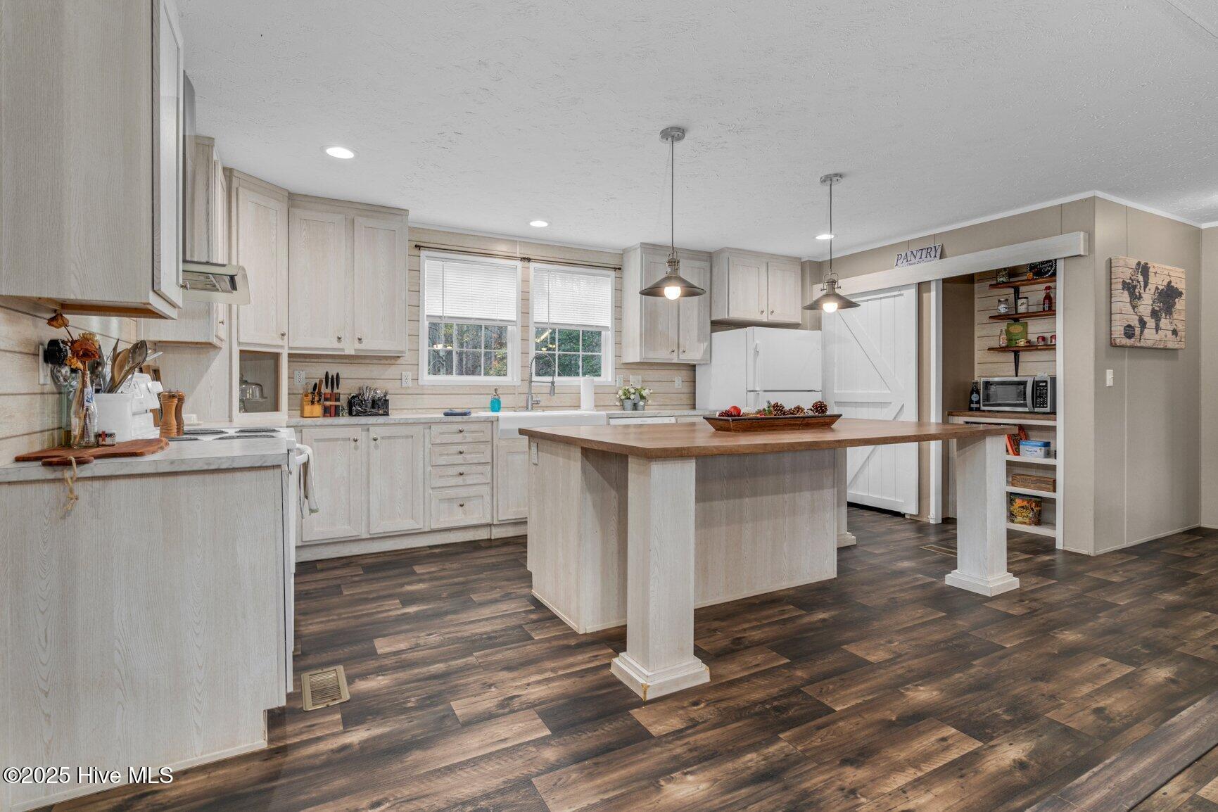 6434 Perry Road Lucama, NC 27851 - Photo 5 of 40 012-6434PerryRoad-Lucama-NC-27851-SMALL