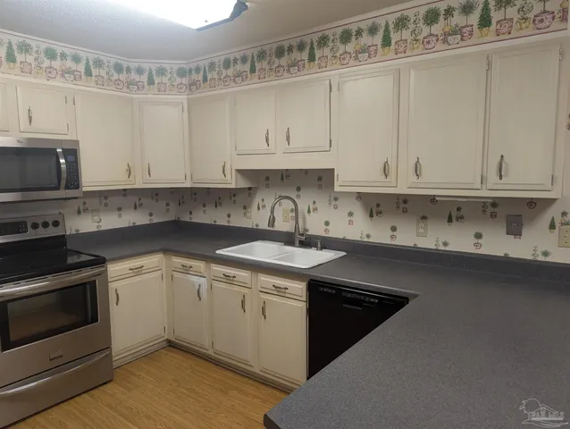 $595,000 | 8271 Mobile Highway, Pensacola, FL 32526