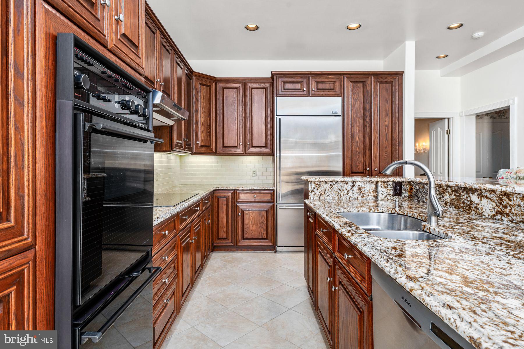 916 Exeter Crest Villanova, PA 19085 - Photo 14 of 39