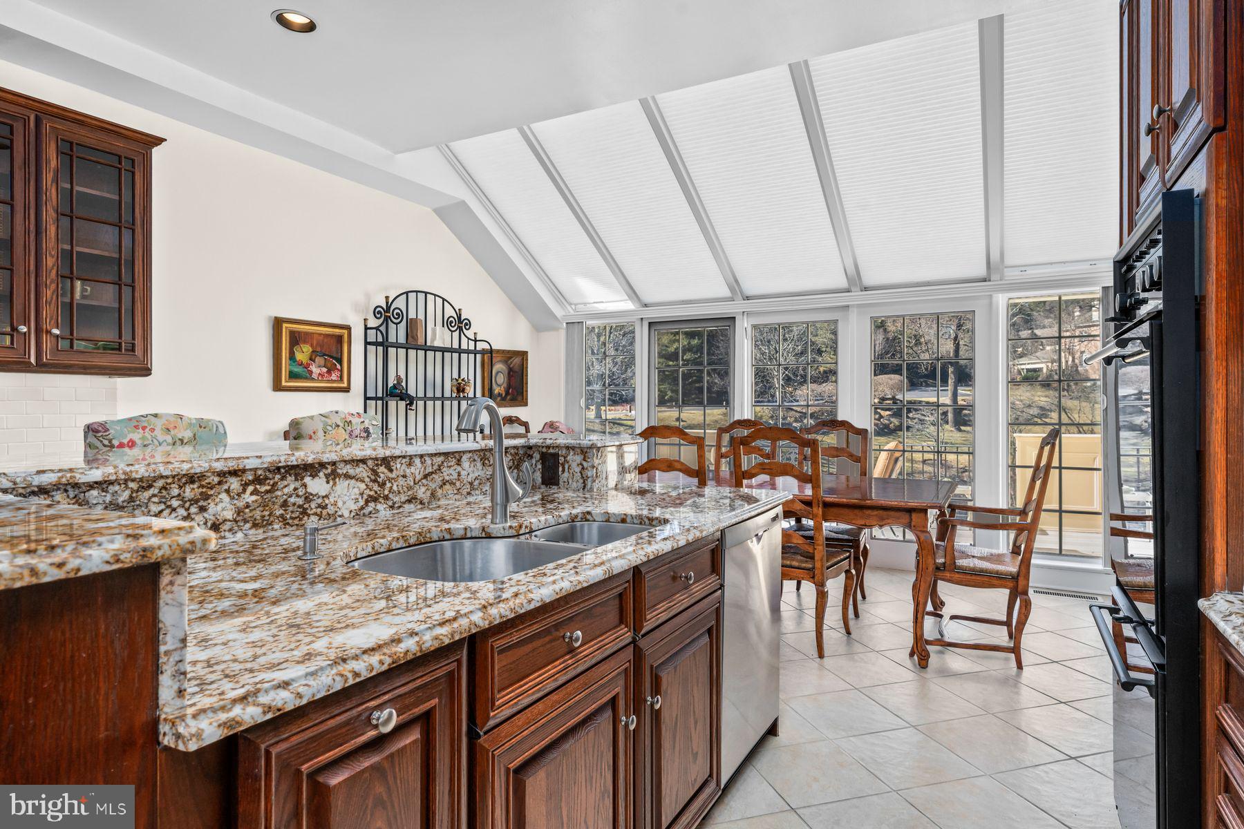 916 Exeter Crest Villanova, PA 19085 - Photo 15 of 39