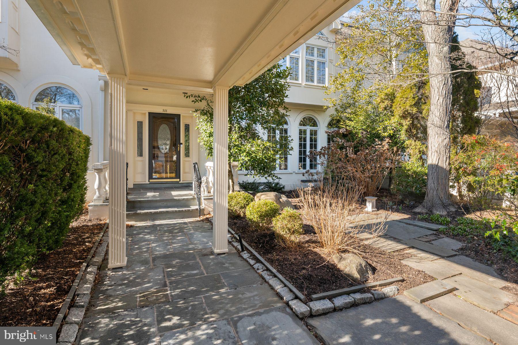 916 Exeter Crest Villanova, PA 19085 - Photo 4 of 39