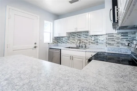 $279,000 | 551 84th Avenue North, St. Petersburg, FL 33702