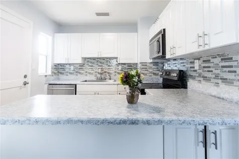 $279,000 | 551 84th Avenue North, St. Petersburg, FL 33702