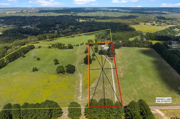 a view of a tennis court