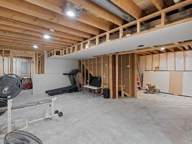 $480,000 | 11016 North Crystal Avenue, Kansas City, MO 64156