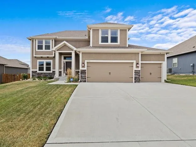 $480,000 | 11016 North Crystal Avenue, Kansas City, MO 64156