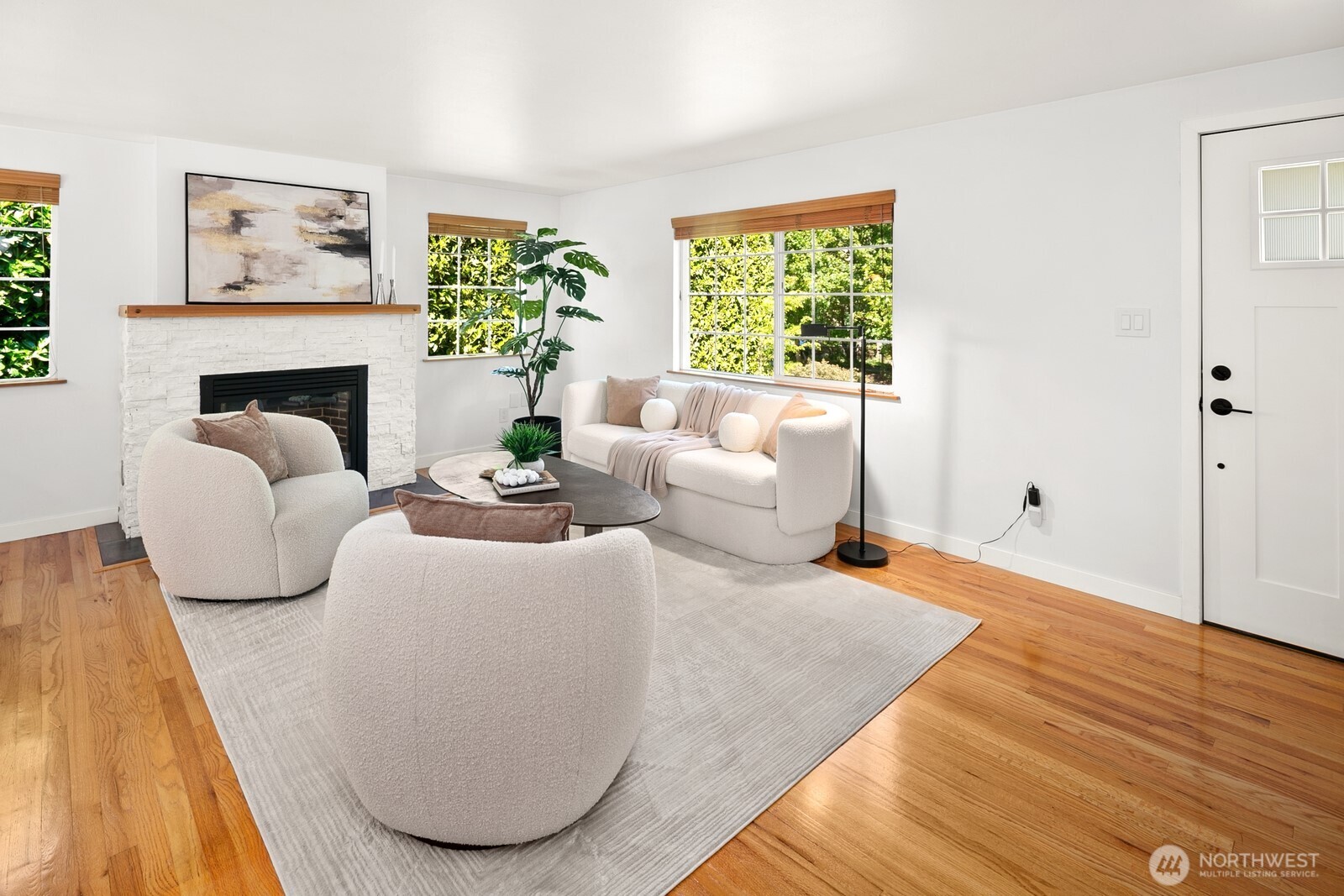 3413 48th Avenue Southwest Seattle, WA 98116 - Photo 3 of 30