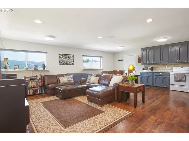 $1,499,000 | 40920 Northwest Maple Ridge Road, Woodland, WA 98674