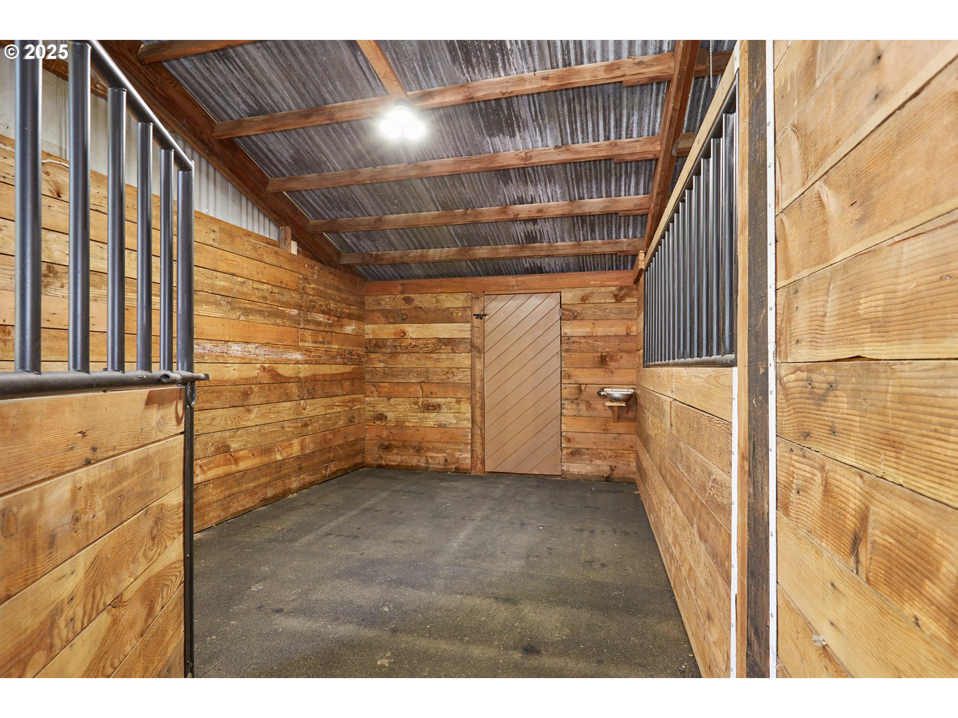 40920 Northwest Maple Ridge Road Woodland, WA 98674 - Photo 27 of 38 Barn