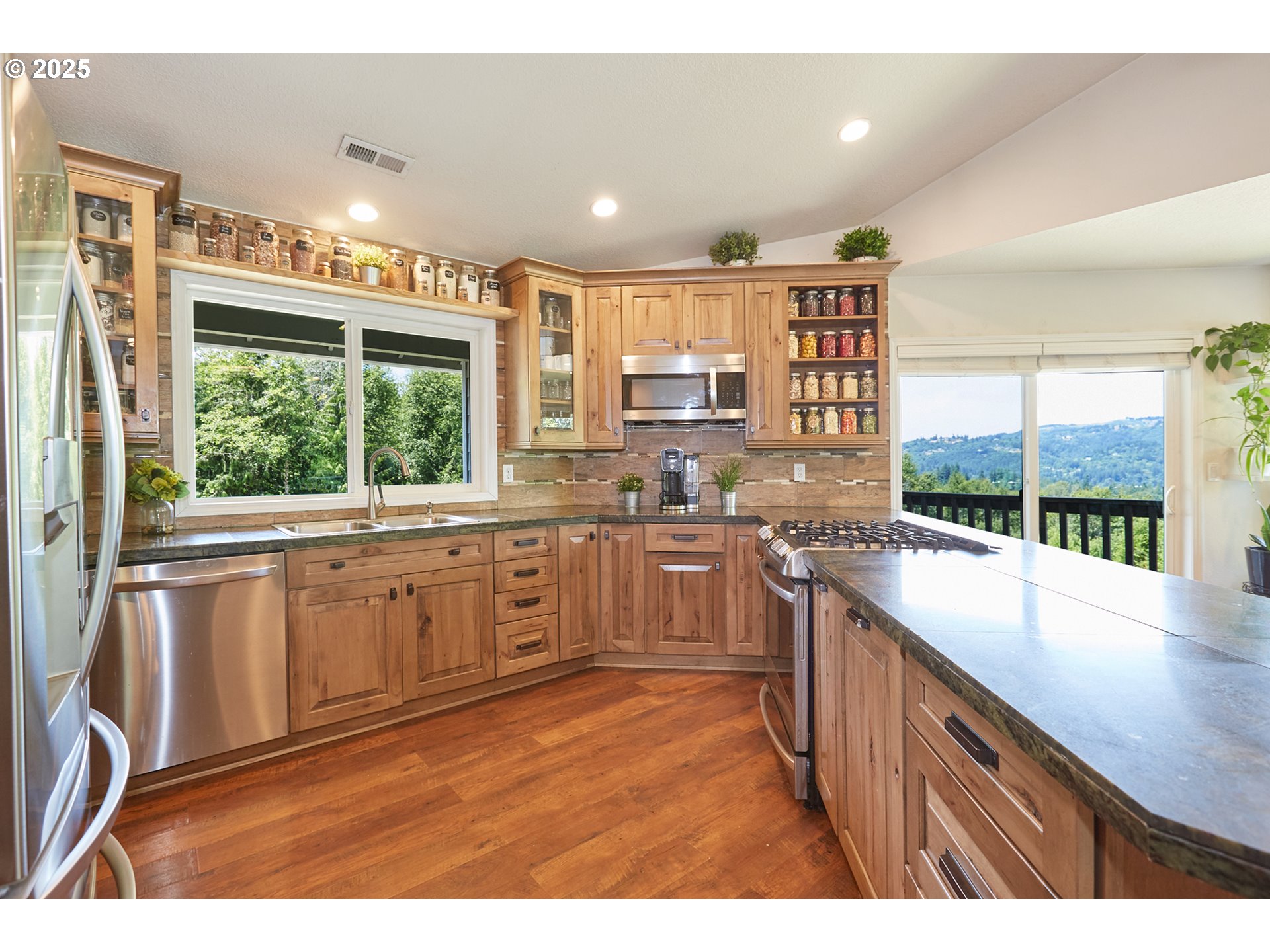 40920 Northwest Maple Ridge Road Woodland, WA 98674 - Photo 6 of 38 Kitchen