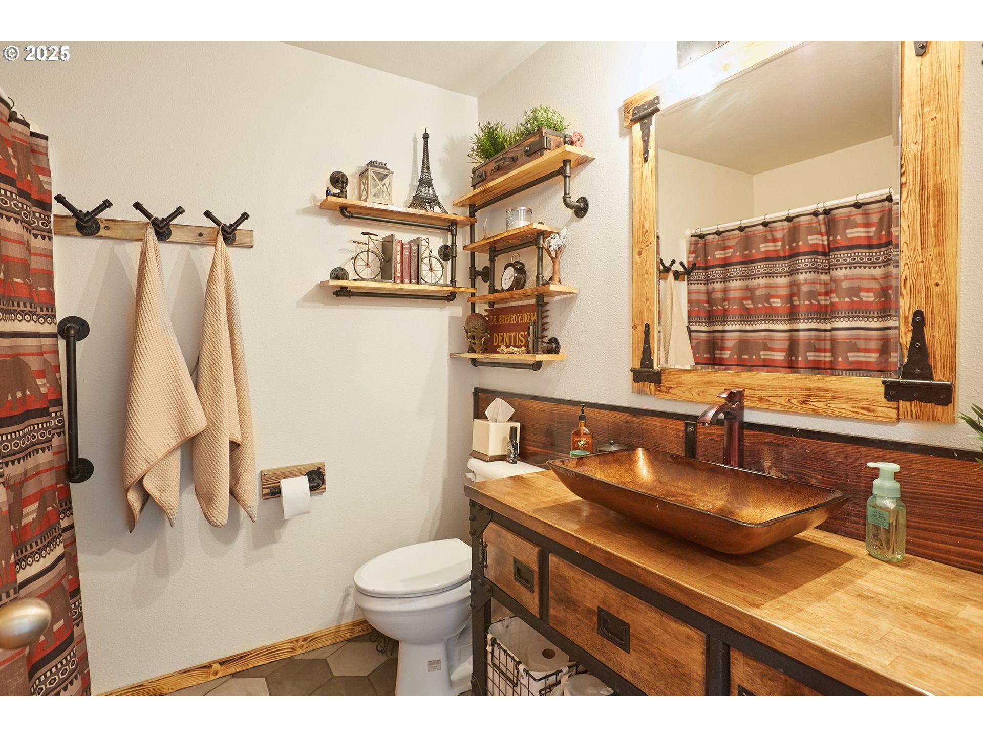 40920 Northwest Maple Ridge Road Woodland, WA 98674 - Photo 10 of 38 Bedroom