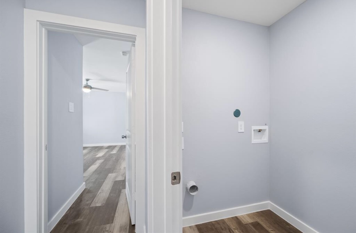 622 Maple Way Houston, TX 77015 - Photo 13 of 19 a view of a bathroom