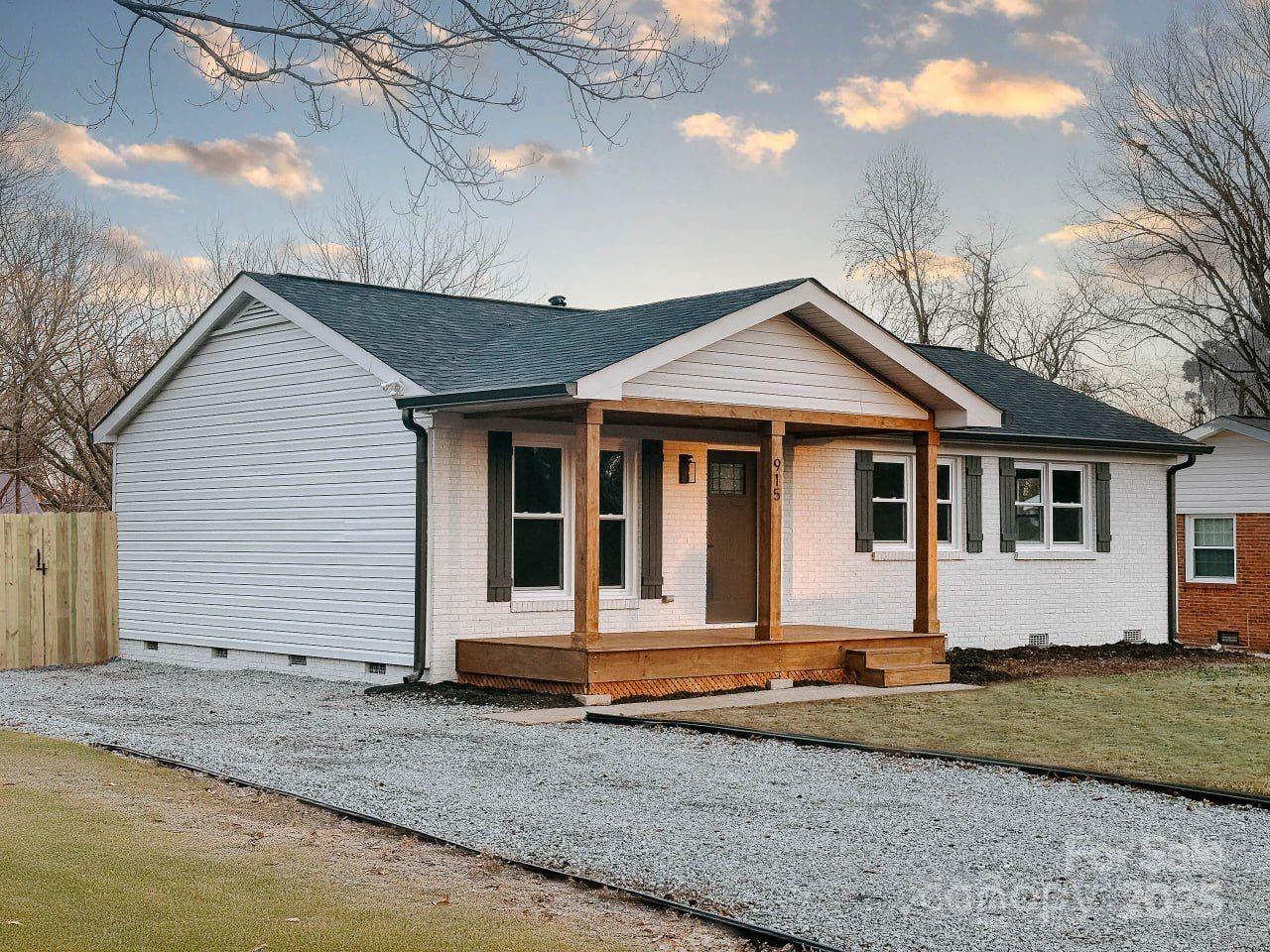 915 Tilden Road Charlotte, NC 28214 - Photo 1 of 26 Gallery Image 1
