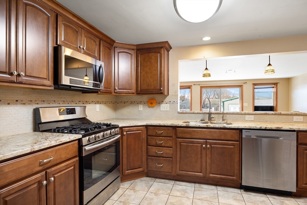 5 Helm Street South Hadley, MA 01075 - Photo 14 of 36