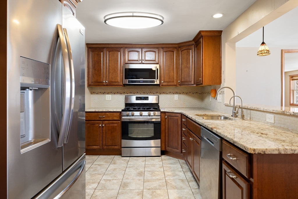 5 Helm Street South Hadley, MA 01075 - Photo 15 of 36