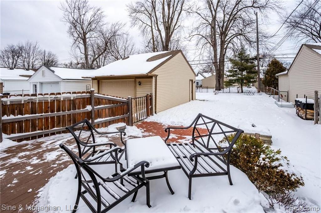 1242 Hampton Road Grosse Pointe Woods, MI 48236 - Photo 41 of 50
