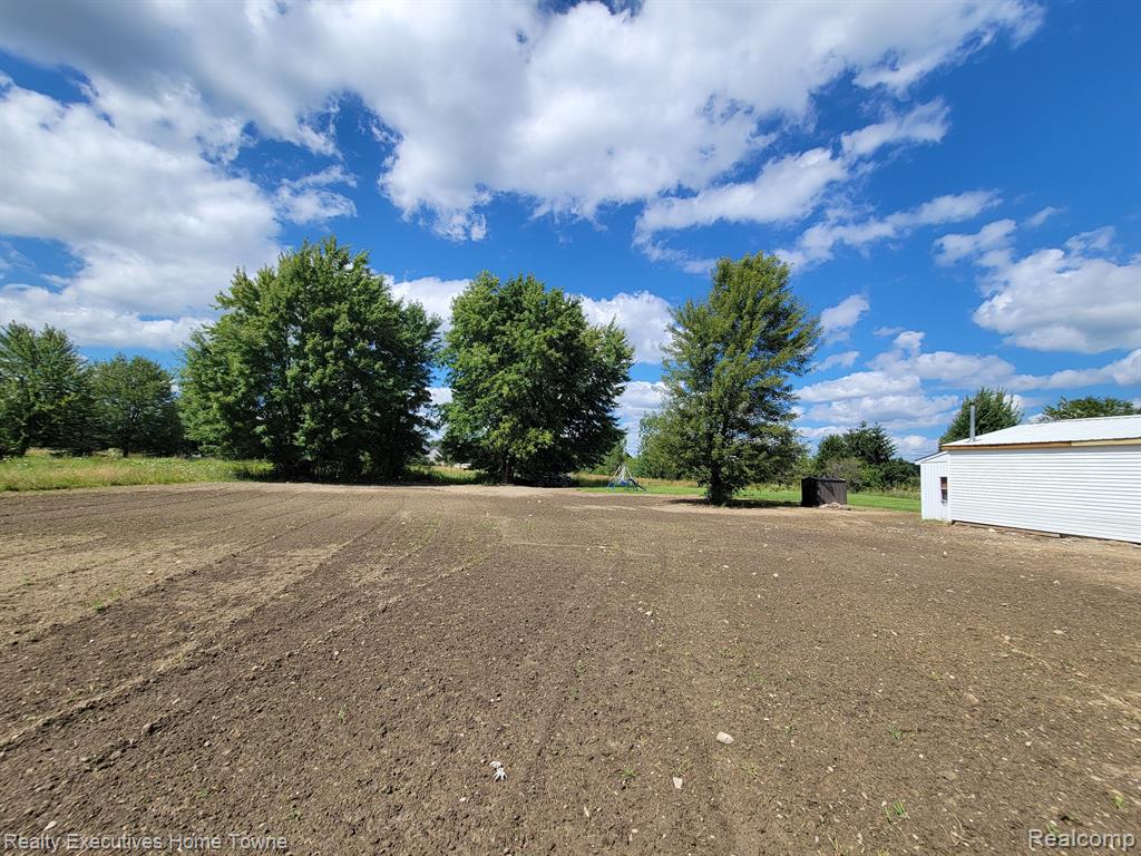 11004 Bryce Road Emmett, MI 48022 - Photo 11 of 36 Gallery Image 11