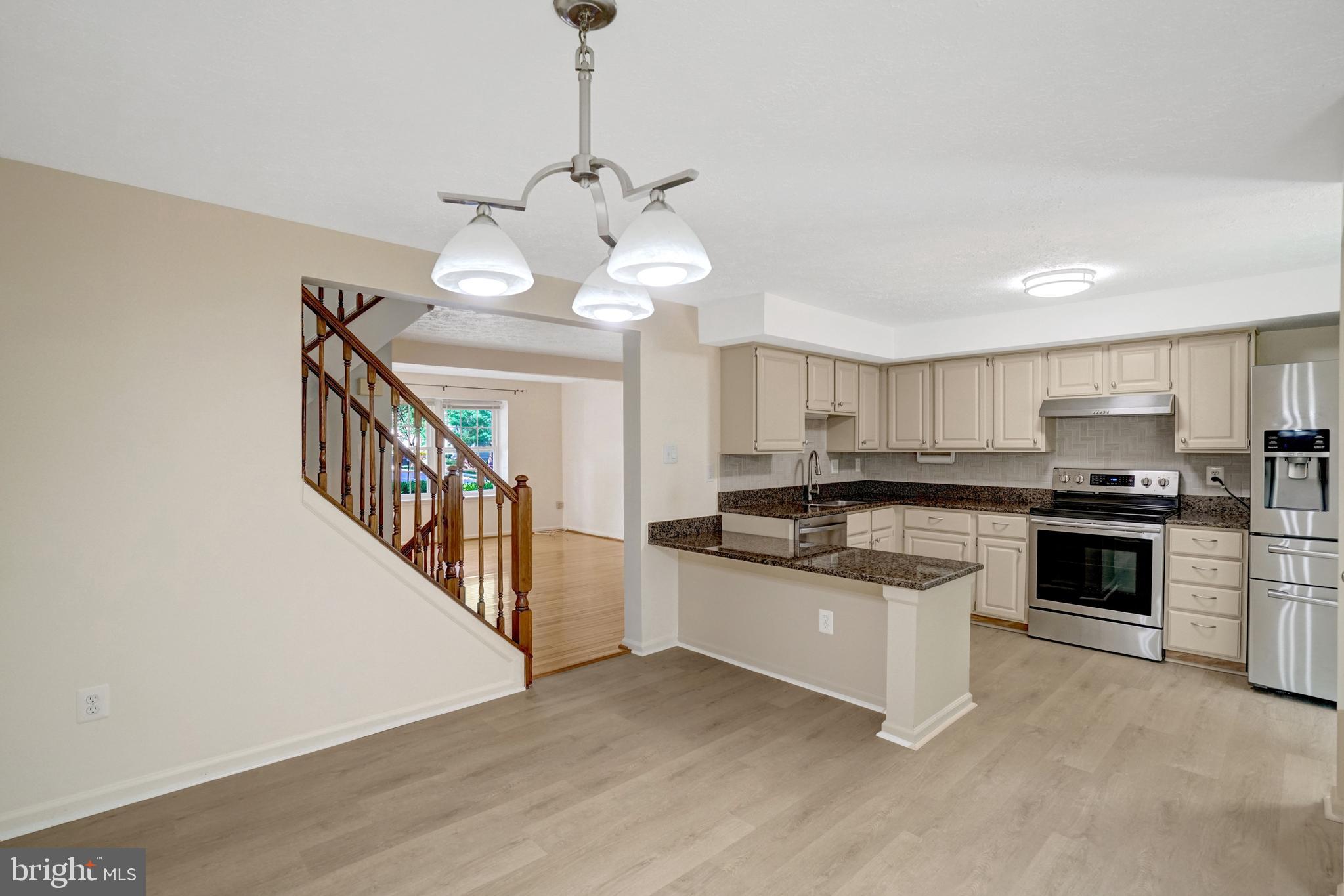 7516 Aspenpark Road Lorton, VA 22079 - Photo 12 of 58