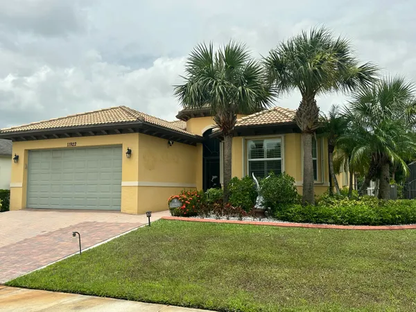 $415,000 | 11922 Southwest Crestwood Circle, Port St. Lucie, FL 34987